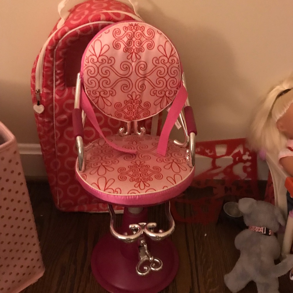 Doll salon chair